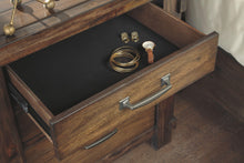 Load image into Gallery viewer, Lakeleigh - hree Drawer Night Stand
