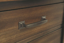 Load image into Gallery viewer, Lakeleigh - hree Drawer Night Stand
