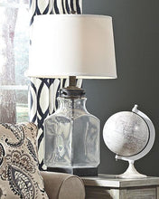 Load image into Gallery viewer, Sharolyn - Glass Table Lamp (1/cn)
