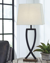 Load image into Gallery viewer, Makara - Metal Lamp (2/cn)
