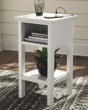 Load image into Gallery viewer, Marnville - Accent Table
