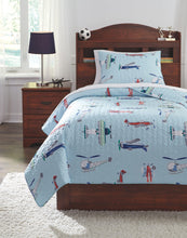 Load image into Gallery viewer, Mcallen - Quilt Set
