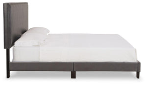 Mesling - Upholstered Bed