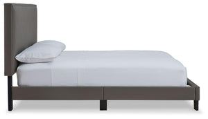 Mesling - Upholstered Bed