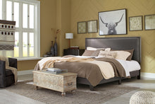 Load image into Gallery viewer, Mesling - Upholstered Bed
