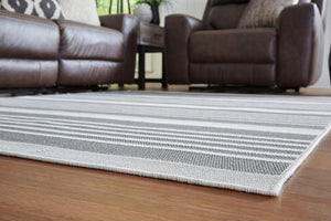 Reidman Gray/Ivory 5'3" x 7' Rug