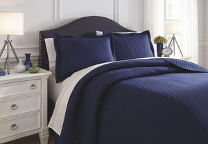 Raleda - Coverlet Set