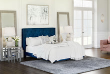 Load image into Gallery viewer, Vintasso - Upholstered Bed
