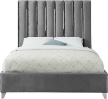 Load image into Gallery viewer, Enzo Grey Velvet Queen Bed
