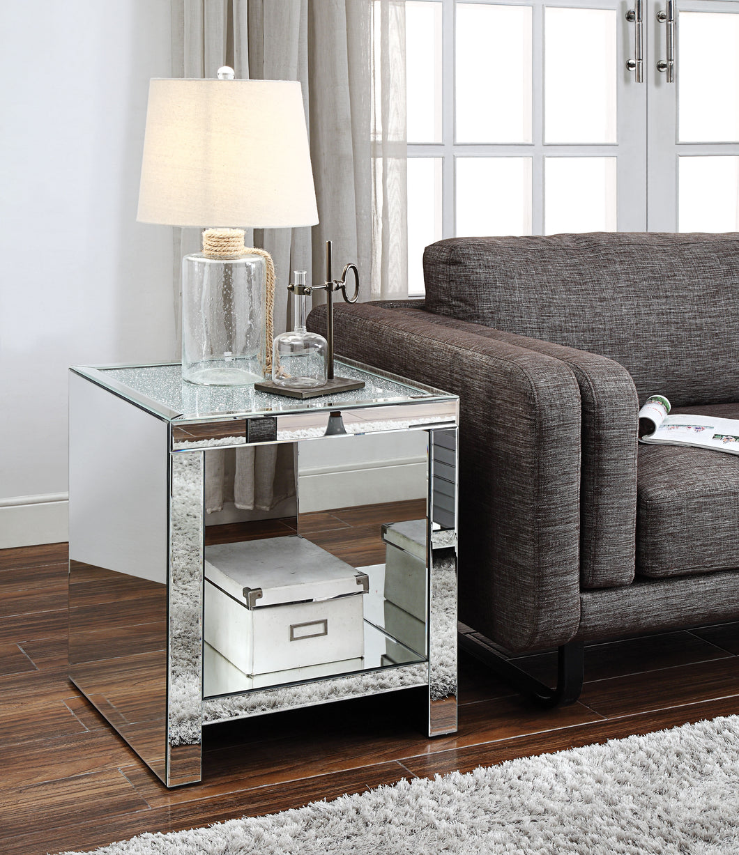 Malish Mirrored End Table