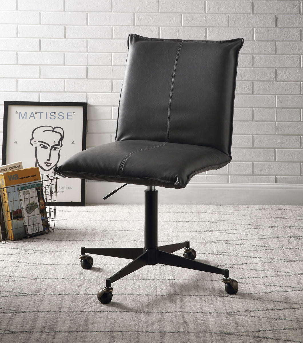 Airmont Onyx PU & Black Office Chair w/Lift