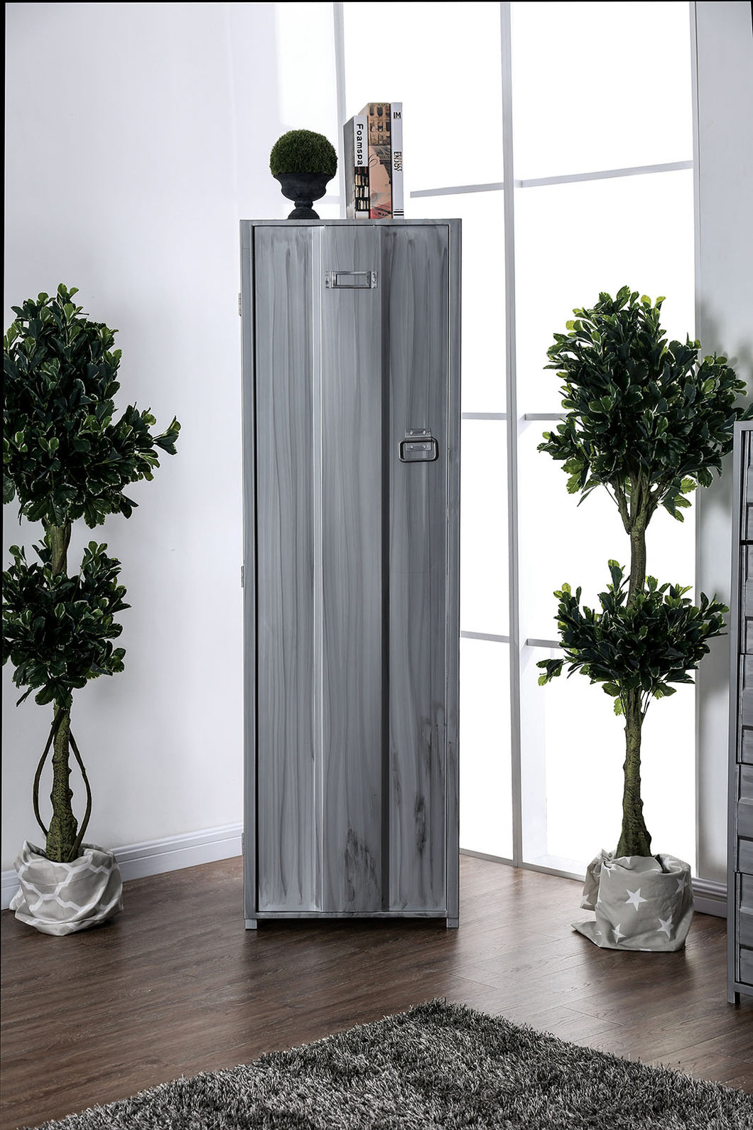 Zaheera Silver Locker