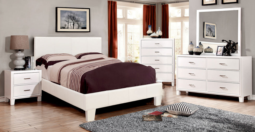 Winn Park White 5 Pc. Queen Bedroom Set w/ Chest