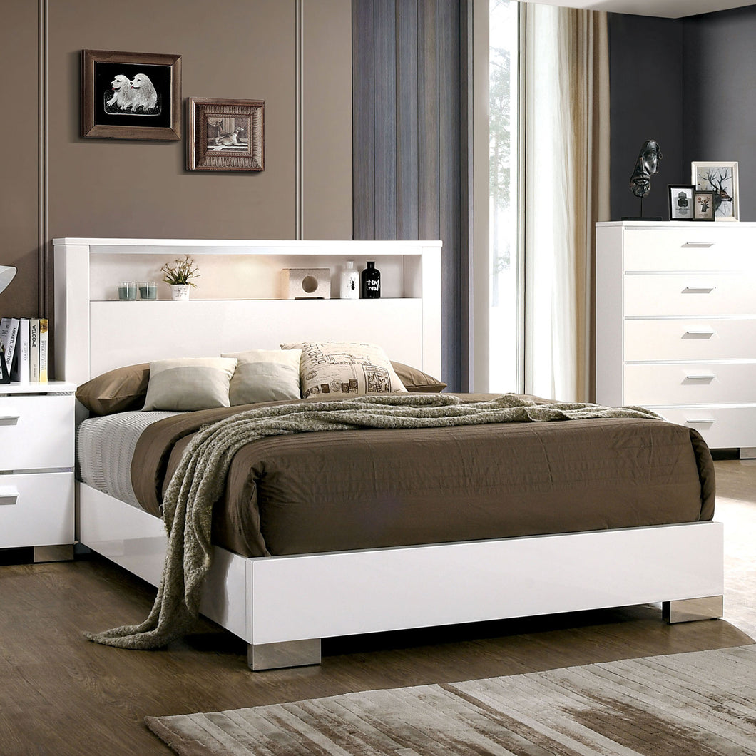 Malte White E.King Bed