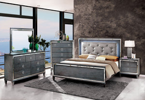 Clover Gray 5 Pc. Queen Bedroom Set w/ Chest